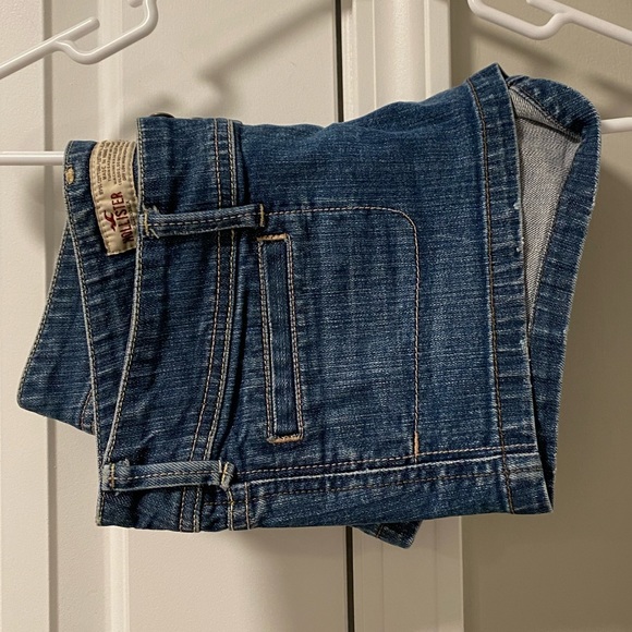 Hollister Jean Shorts - Picture 2 of 3